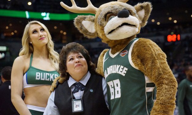 Bucks honor MCTS driver Karen Martinez-Casper for helping lost child