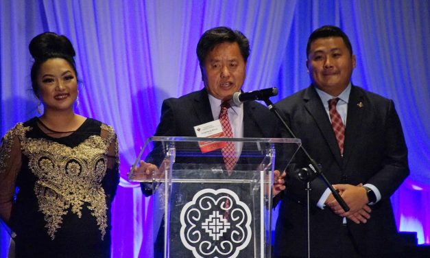 HWCC recognizes transition in leadership and excellence of Hmong businesses at annual awards