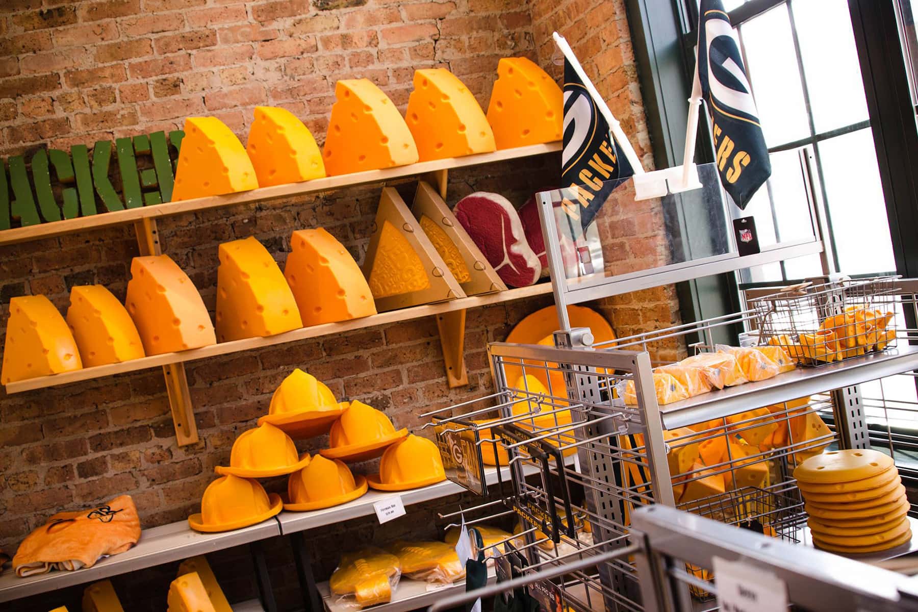 How Wisconsin's Cheesehead hat turned an insult into an icon - CNET
