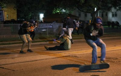 Teen vigilante accused of traveling to Kenosha to “hunt protestors” is charged with homicide