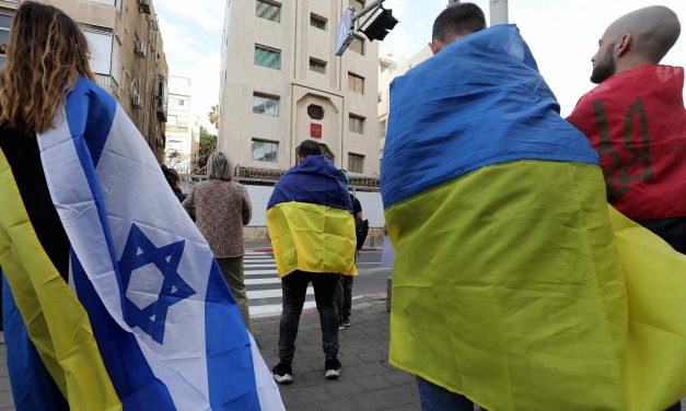 Pressure mounts on Israel to “end appeasement of Russia” and offer military aid to Ukraine