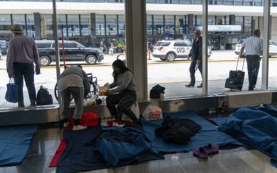 Hundreds of asylum-seekers remain stuck in limbo at Chicago airports while waiting for shelter space