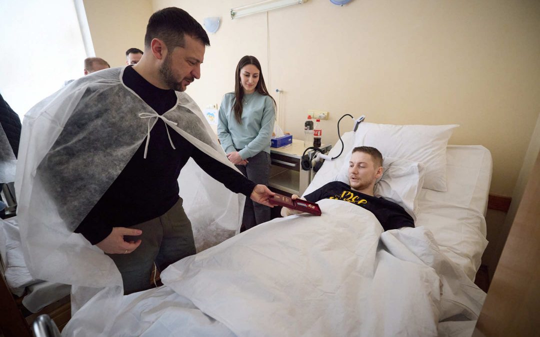 President Zelenskyy offers gratitude and awards to wounded soldiers while visiting Lviv Hospital