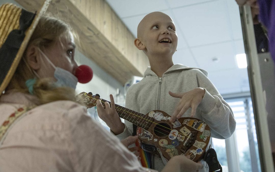 Ukrainian hospital clowns replace fear with joy for cancer patients who survived Russian missile strike